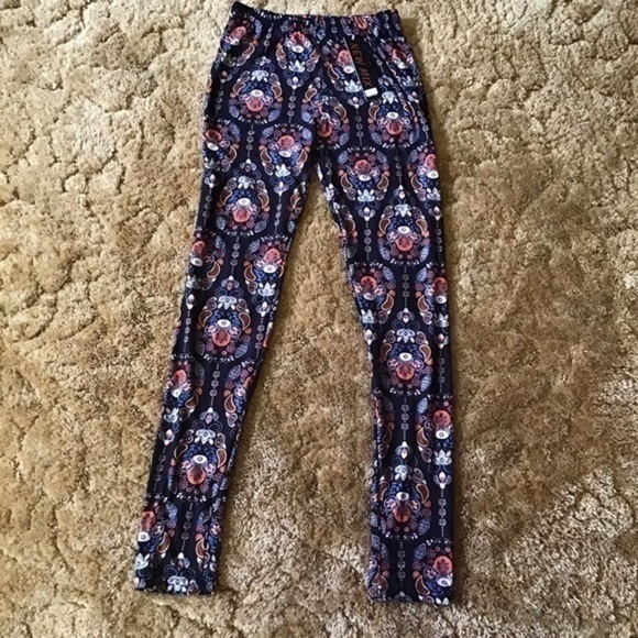 New mix NWT buttery soft floral leggings - Picture 10 of 10